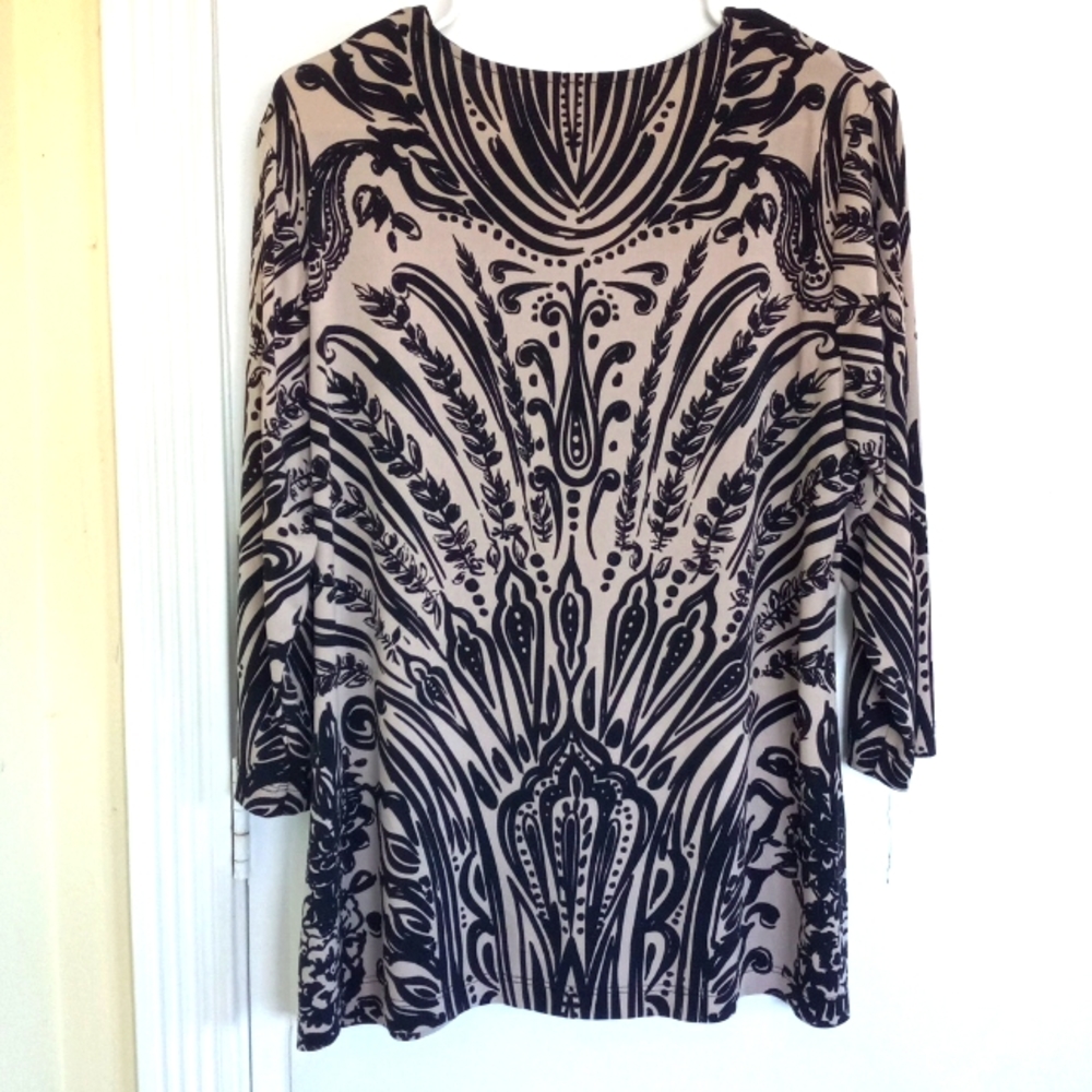 Travelers Women's‎ Blouse Size Black Beige